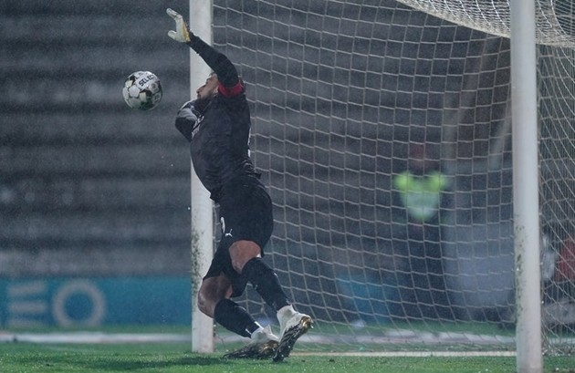 Simon Kjaer cleared Christian Eriksen's airways - Bóng Đá