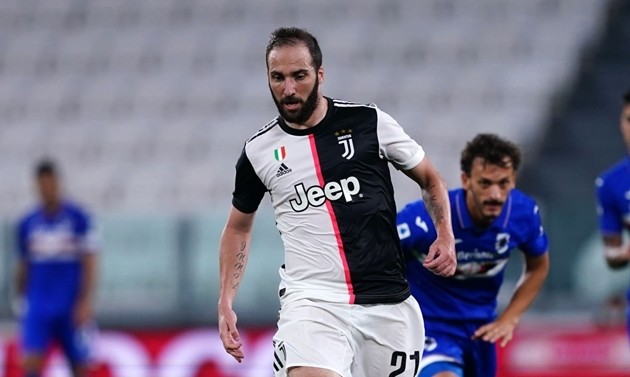 Lật kèo thành công, Abraham chế nhạo CĐV đối thủ  - Bóng Đá