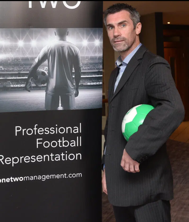 Đánh bại Kepa, Van Dijk ăn mừng ngạo nghễ bên 2 danh hiệu lớn - Bóng Đá