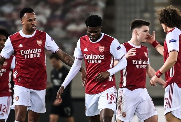 Watch Harry Kane’s brutal challenge on Gabriel as Arsenal fans question why VAR didn’t send Spurs star off in derby - Bóng Đá