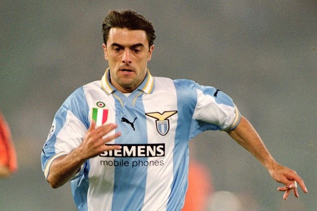 Từ Ferdinand đến Figo: 10 thương vụ 