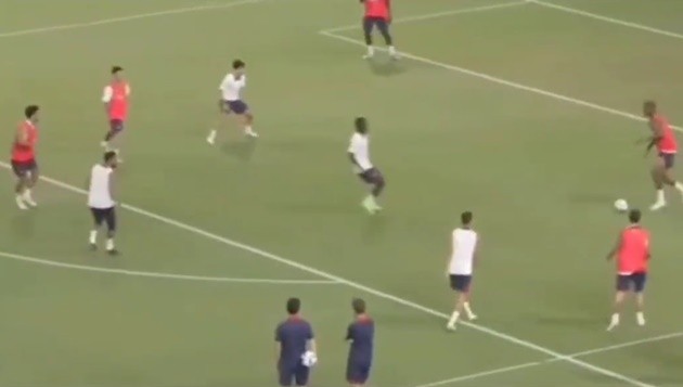 Messi phản ứng với Ramos - Bóng Đá