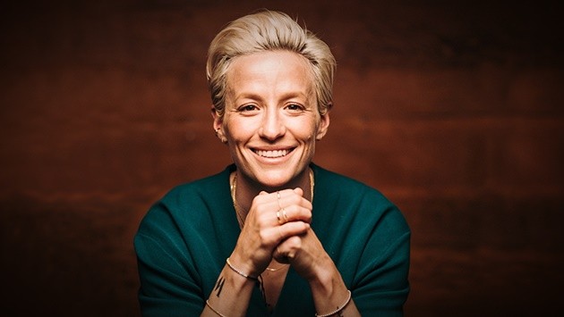 USA World Cup star Megan Rapinoe gets engaged to long-term girlfriend and basketball icon Sue Bird - Bóng Đá