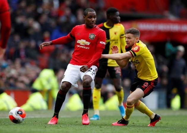 Zidane của M.U xoay compa ảo diệu, khiến hàng thủ Melbourne choáng váng - Bóng Đá