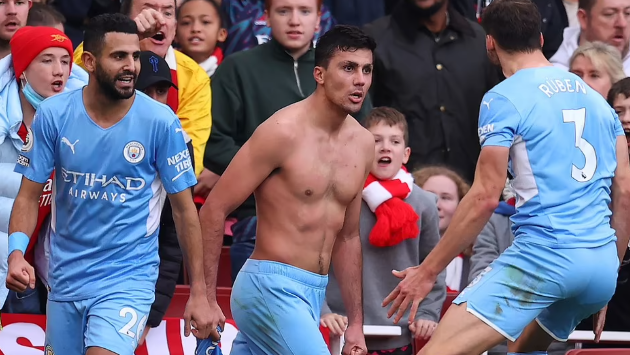 Bạn gái diện bikini nóng bỏng bên cạnh Aaron Ramsdale - Bóng Đá