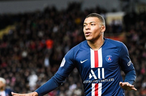Juve chiêu mộ Mbappe, đem Ronaldo ra trao đổi - Bóng Đá