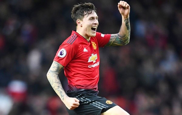 Messi chỉ định Barca mua Victor Lindelof - Bóng Đá