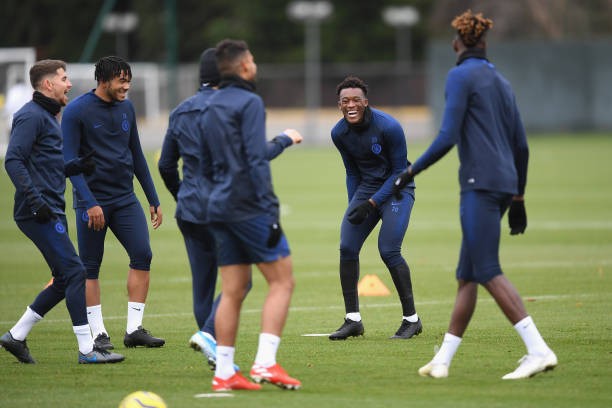 Vừa hướng dẫn học trò, Lampard vừa tái hiện hình ảnh hào hoa ngày nào - Bóng Đá