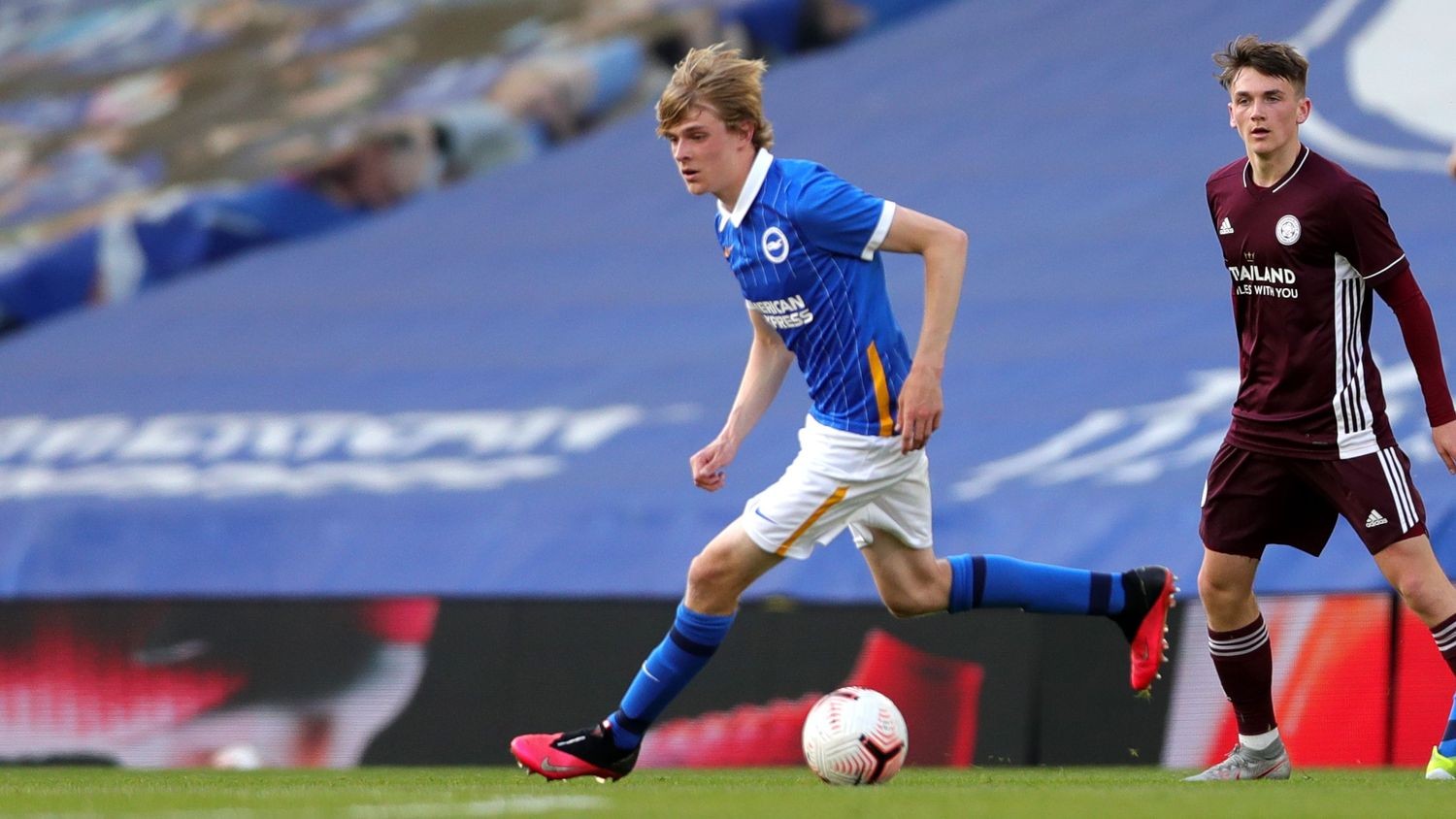 Romano - Manchester United have reached full agreement to sign talented midfielder Toby Collyer  - Bóng Đá