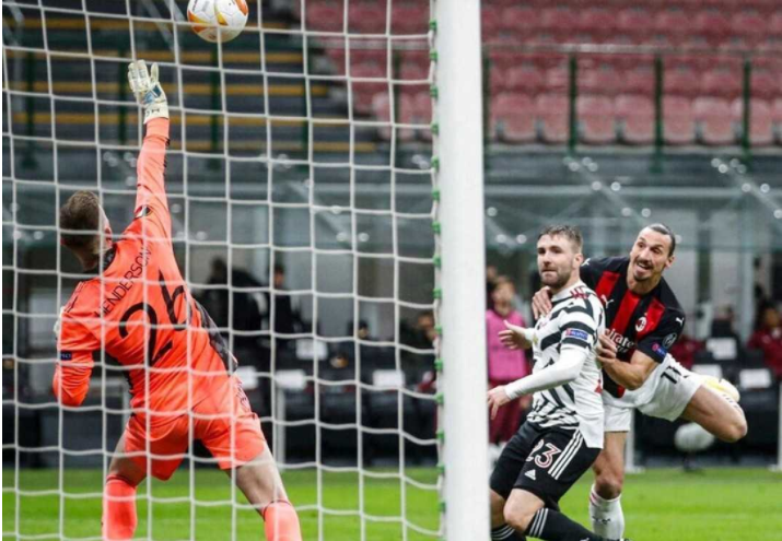 Bruno Fernandes jokes Dean Henderson should have done even better with Zlatan save - Bóng Đá