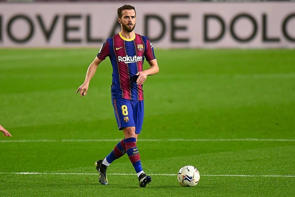 Transfer News: Chelsea remain interested in Miralem Pjanic - Bóng Đá