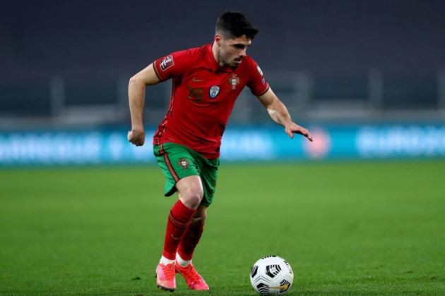 Duncan Castles: Manchester muốn có Pedro Neto  - Bóng Đá