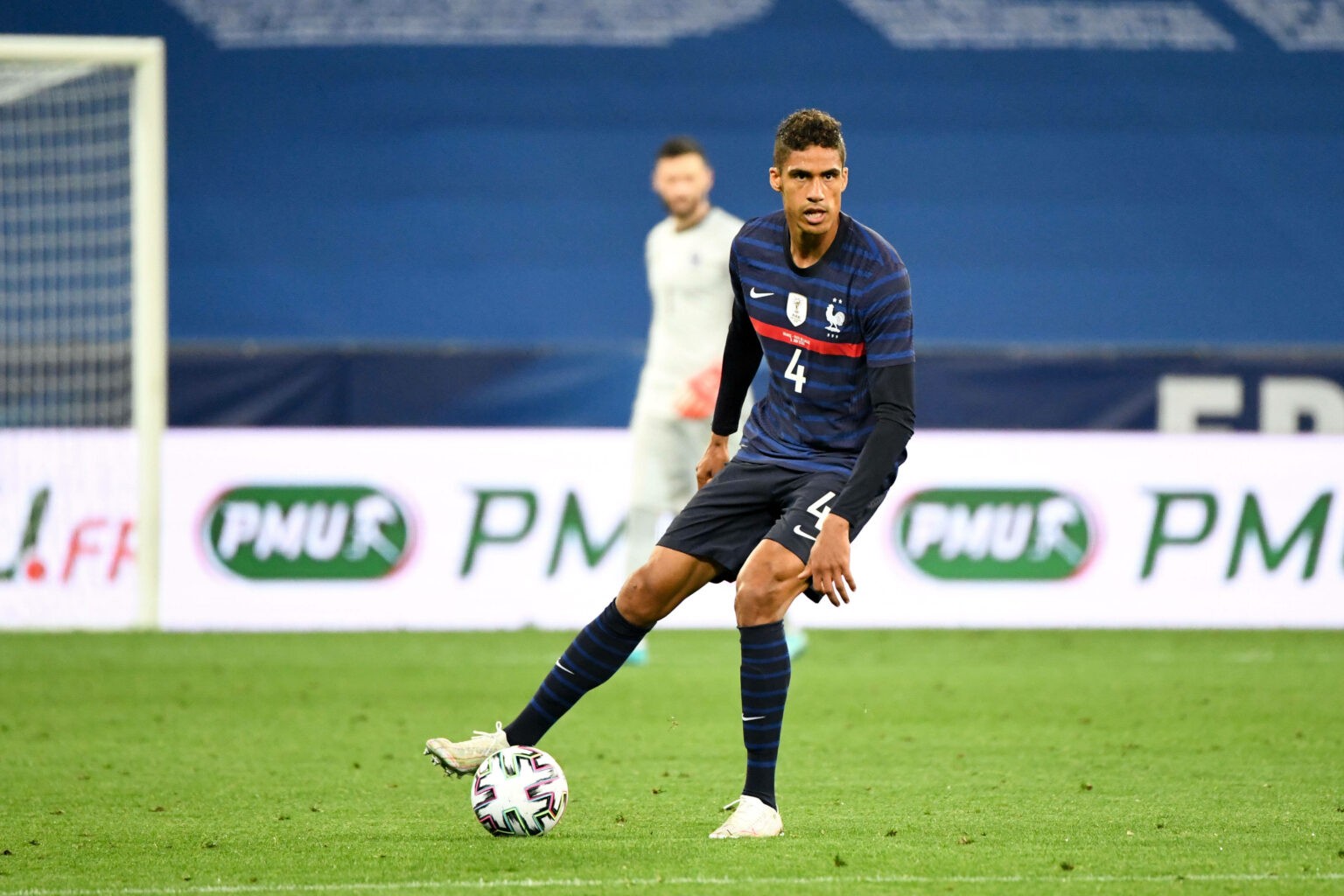 Manchester United ready to offer lucrative deal to Raphael Varane - Bóng Đá