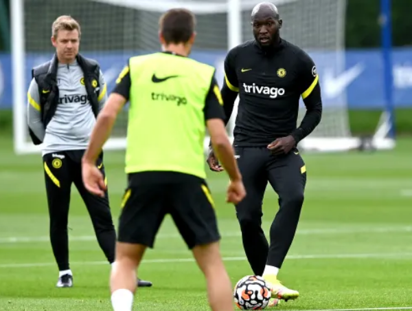 Lukaku nở nụ cười, hứng khởi trong buổi tập đầu tiên cùng Chelsea - Bóng Đá