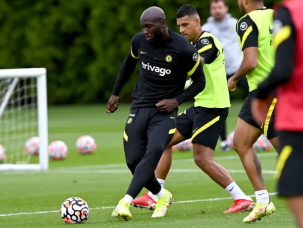 Lukaku nở nụ cười, hứng khởi trong buổi tập đầu tiên cùng Chelsea - Bóng Đá