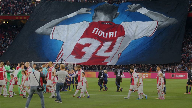 6 đồng đội chọn áo 34 vì Nouri - Bóng Đá