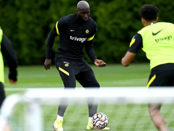 Lukaku nở nụ cười, hứng khởi trong buổi tập đầu tiên cùng Chelsea - Bóng Đá