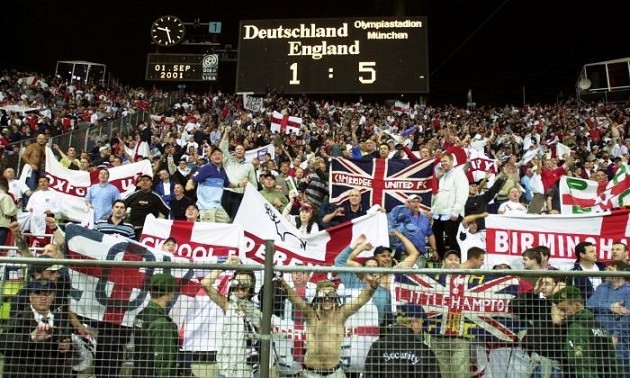 GÓC LIÊN TƯỞNG: “THAY ĐỒ ĐỔI VẬN” – BÍ THUẬT CỦA BECKHAM 2001 VÀ QUANG HẢI 2019 - Bóng Đá