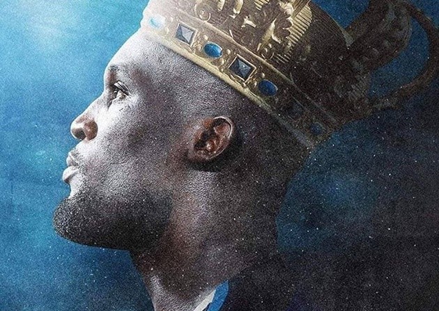 Arsenal fans HANG EFFIGY and call on Stan Kroenke to quit as thousands protest outside Emirates as police intervene - Bóng Đá