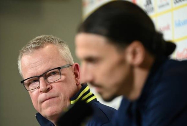 Zlatan Ibrahimovic cries at press conference - Bóng Đá