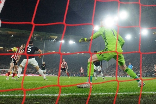 Những khoảnh khắc ấn tượng vòng 13 NHA - Bóng Đá