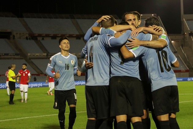 Ảnh trận Uruguay - Chile - Bóng Đá