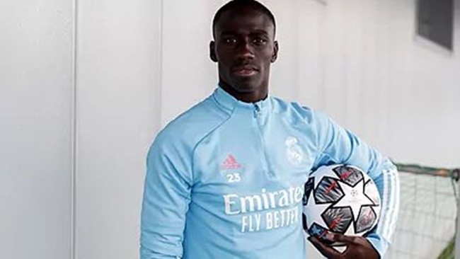 Mendy suffered a new injury before the game vs Celta - Bóng Đá