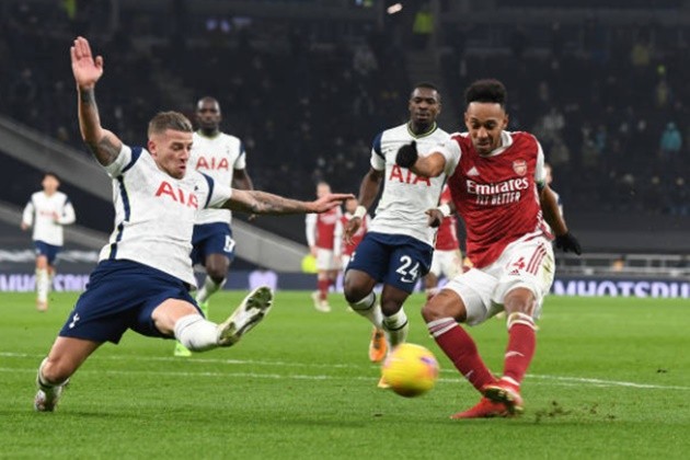 What Hojbjerg did after Son goal, Davies' future role - 5 things spotted in Tottenham vs Arsenal - Bóng Đá