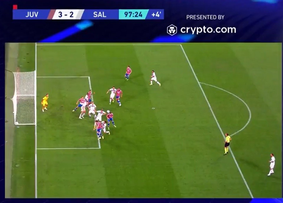 4 thẻ đỏ, VAR tước bàn thắng tạo nên trận cầu điên rồ của Juventus - Bóng Đá