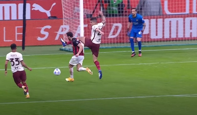 Thổi 2 quả penalty 