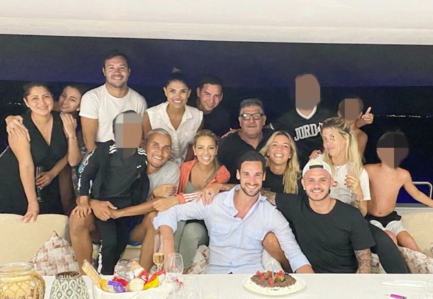 Icardi đi dự sinh nhật Sergio Rico dù nhiễm COVID-19 - Bóng Đá