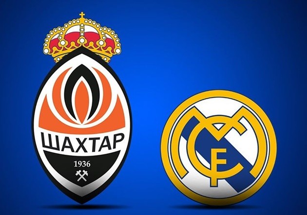 Arsenal fans HANG EFFIGY and call on Stan Kroenke to quit as thousands protest outside Emirates as police intervene - Bóng Đá