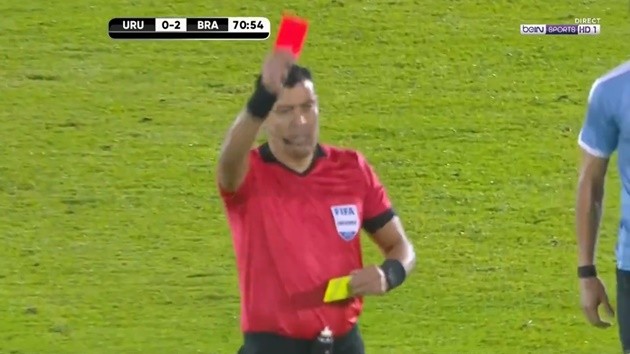 Cavani red card vs Brazil  - Bóng Đá