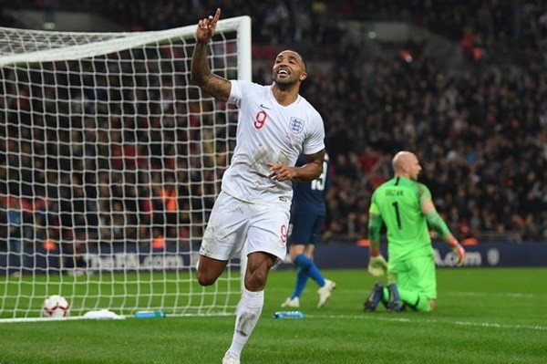 Biểu tượng Mbappe khuấy động bầu không khí điên rồ nhất tại Paris - Bóng Đá