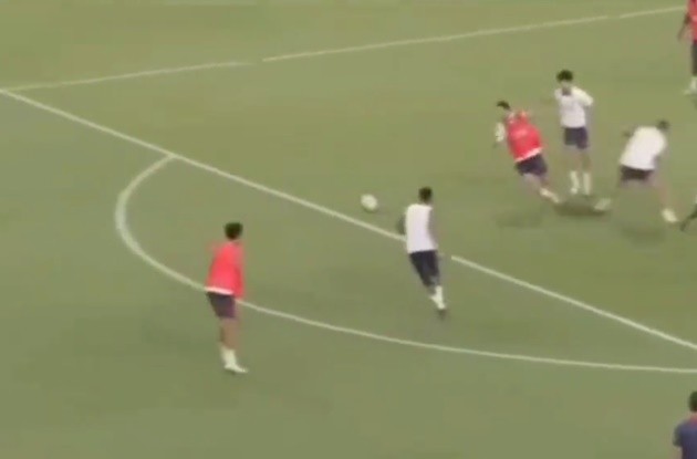 Messi phản ứng với Ramos - Bóng Đá