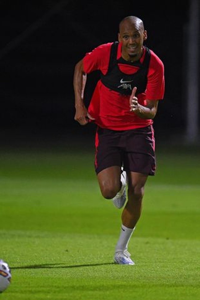 Liverpool tập luyện tại Singapore - Bóng Đá