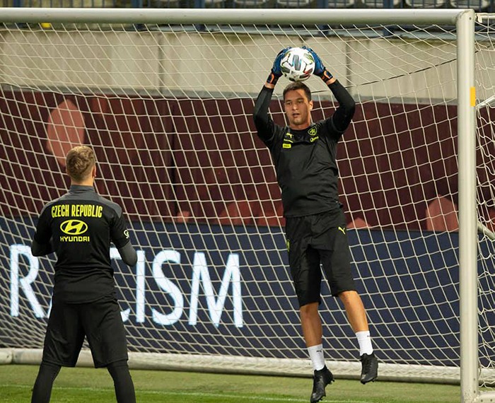 Bỏ lại giấc mơ ĐT Việt Nam, Filip Nguyễn sáng cửa bắt chính ở Nations League - Bóng Đá