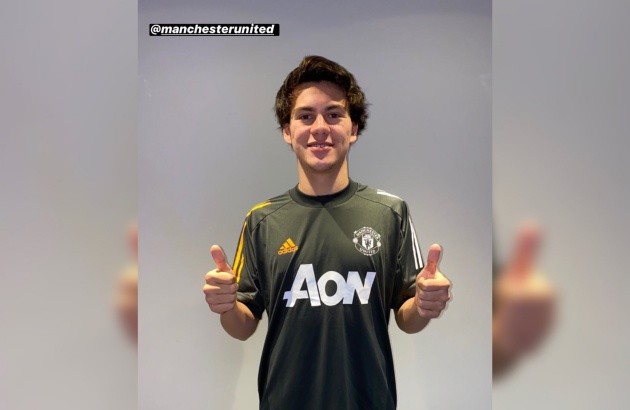Facundo Pellistri in Man Utd shirt - Bóng Đá