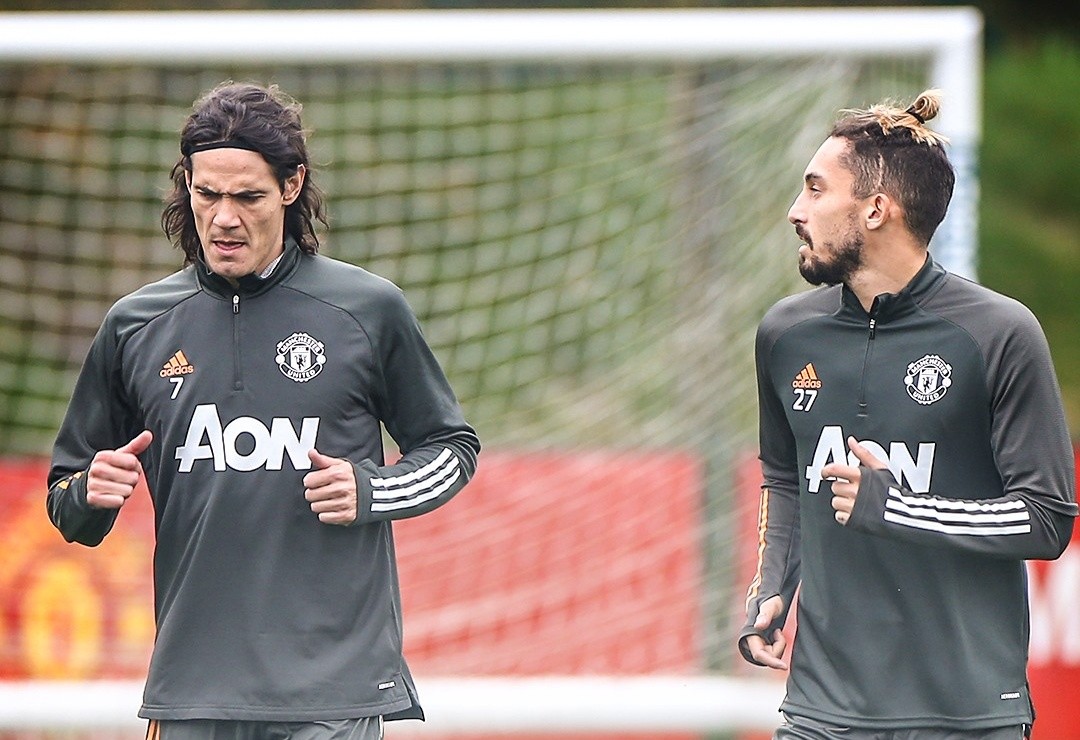 Chùm ảnh Cavani tập luyện buổi đầu ở Man Utd - Bóng Đá
