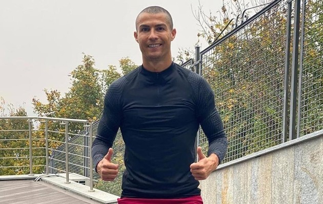 Ronaldo xuống tóc - Bóng Đá