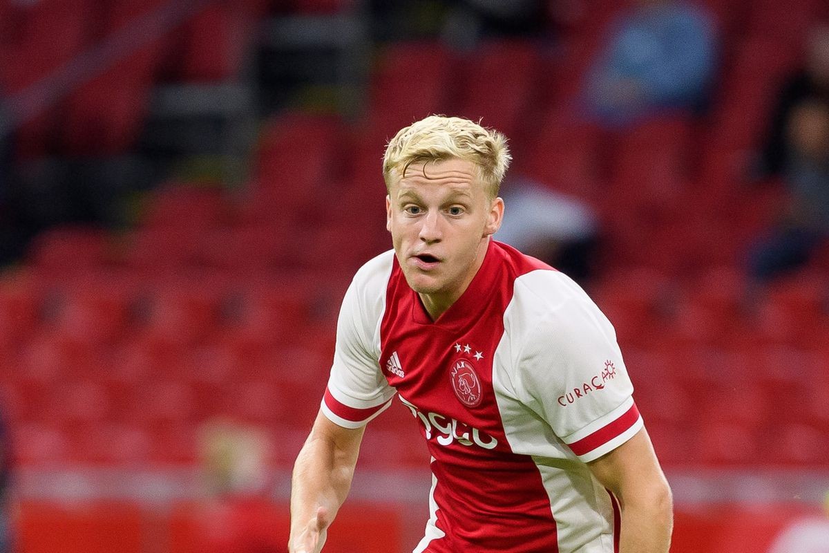 Ngỡ ngàng với mức lương của Van de Beek tại Man Utd - Bóng Đá