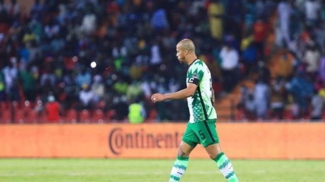 Sao Arsenal ghi bàn loại Nigeria khỏi World Cup, CĐV điên tiết tràn vào sân - Bóng Đá