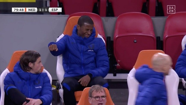 Memphis Depay left Gini Wijnaldum hanging  - Bóng Đá