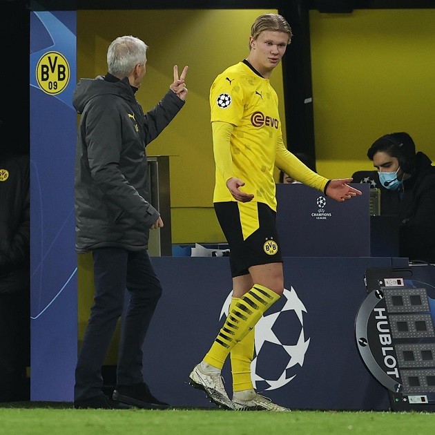 Khoảnh khắc hài hước của HLV Dortmund sau khi Haaland lập cú đúp - Bóng Đá