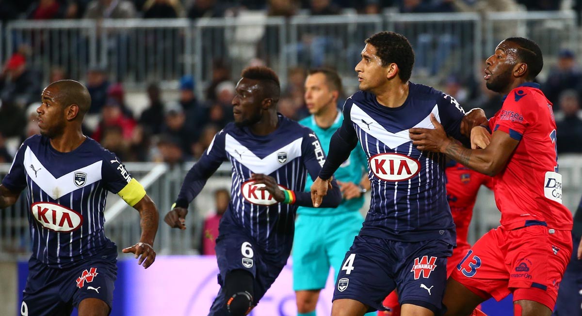 Chelsea's Zouma and Man United's Maguire rank in Europe's top 3 for aerial duels won - Bóng Đá