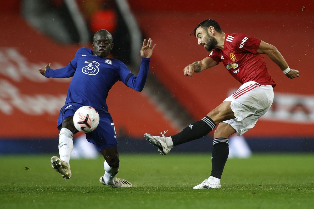 Manchester United fans can't believe what happened to Donny van de Beek against Chelsea - Bóng Đá