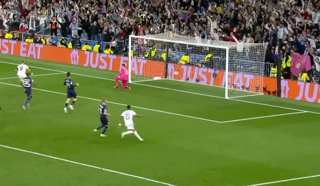 Sự tiếp lửa của CĐV giúp Real tạo nên điều điên rồ trước Man City - Bóng Đá