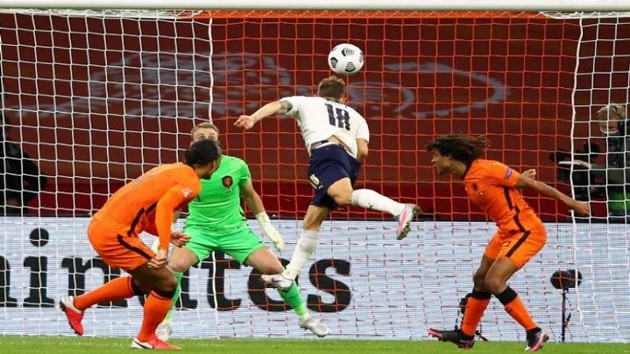 Bài ảnh bàn mở tỉ số của Ý trước Hà Lan - Bóng Đá