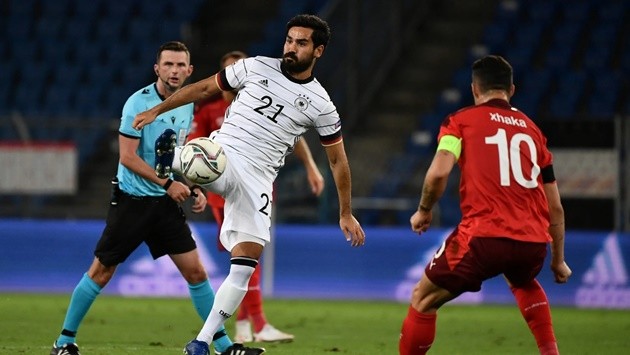 Granit Xhaka pulled off an incredible pass in Switzerland 1-1 Germany - Bóng Đá