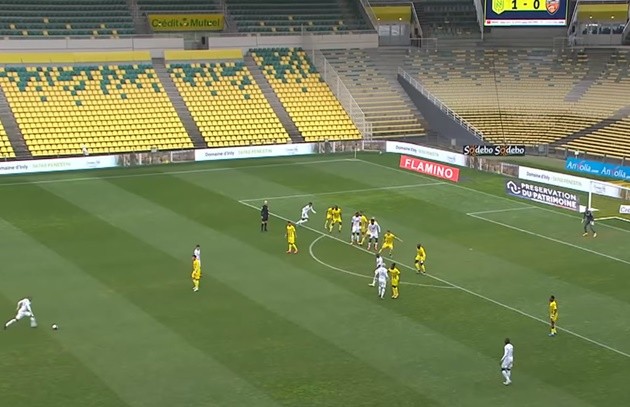 Watch Armand Lauriente score incredible long-range free-kick after picking out the top corner from 40-plus yards - Bóng Đá